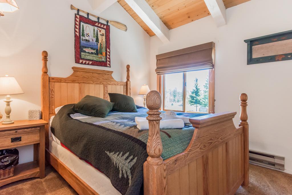 ماموث لاكيس Mammoth Creek Condos المظهر الخارجي الصورة