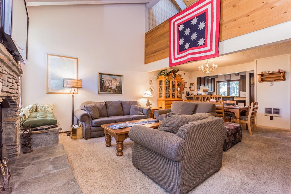 ماموث لاكيس Mammoth Creek Condos المظهر الخارجي الصورة