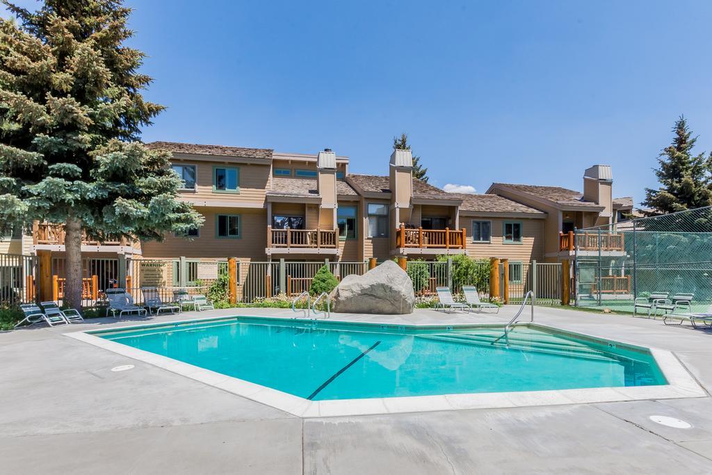 ماموث لاكيس Mammoth Creek Condos المظهر الخارجي الصورة